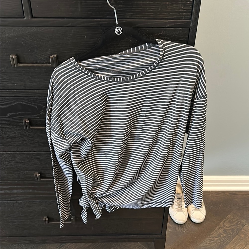 Lululemon Striped Dark Grey and White Women's Top